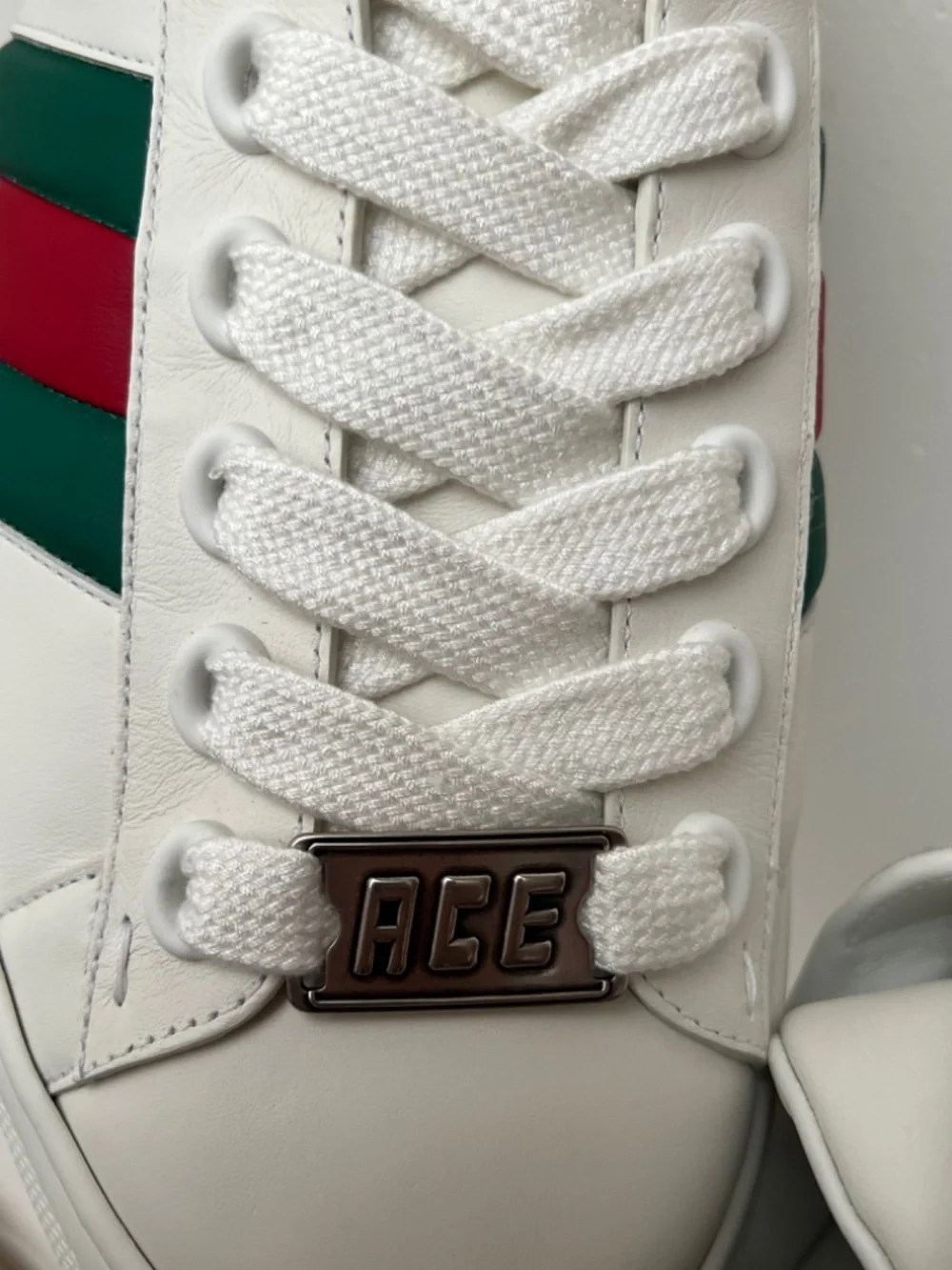 Gucci Men's Ace Sneaker White Leather Green Red Web ACE Metal Tag Lace 10 US10.5